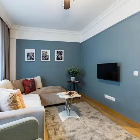 Apartment Missafir Impressive Flat In The Heart Of Cihangir Beyoglu